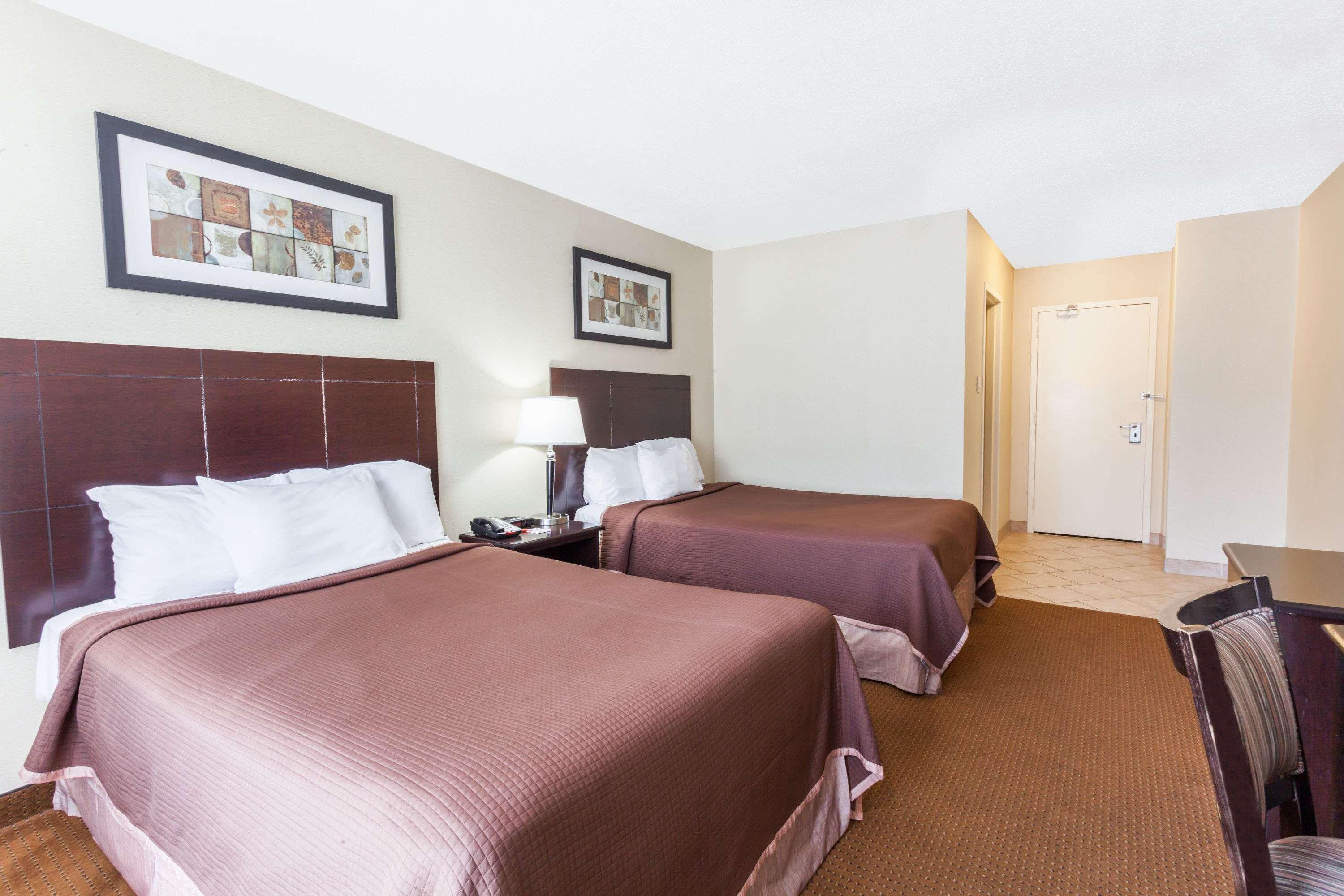 Toronto East Inn Exterior photo
