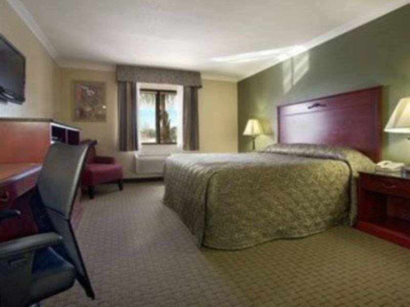 Toronto East Inn Exterior photo